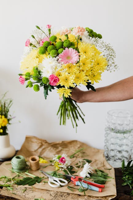 https://sallysflowershop.com/blog/diy-bouquet-vs-pro-florist-cost-time-and-finish/